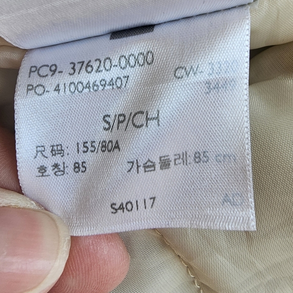 LEVI’S Women's Ex-Boyfriend Faux Fur Trim Denim Trucker Jacket Size S - Picture 10 of 14